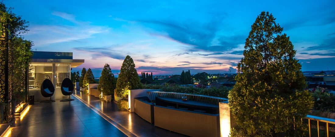 Hotel Near Soekarno Hatta Airport with Lounge FM7