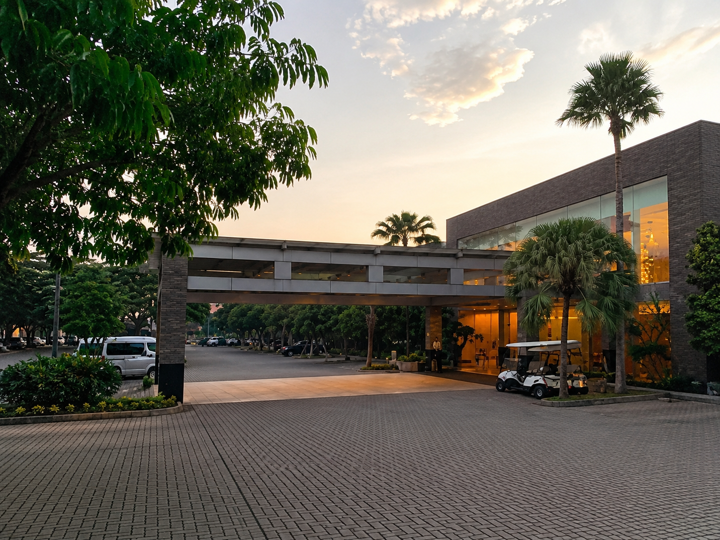 Make Your Trip Easier with a Hotel Near Soekarno-Hatta Airport